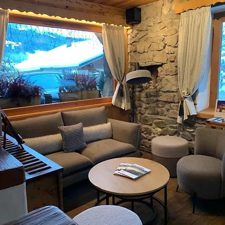 Hotel Les De La Griyotire 3*