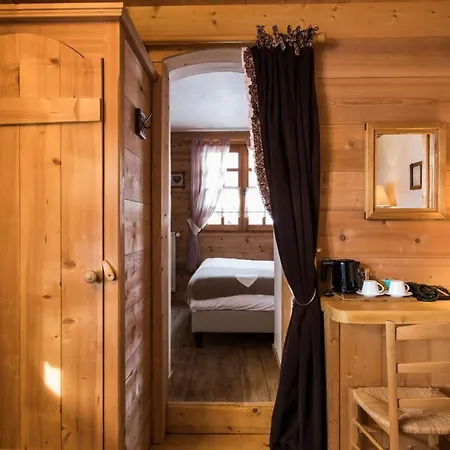 Les De La Griyotire Hotel 3*